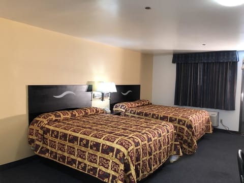 Double Queen Non-Smoking | Desk, iron/ironing board, free WiFi, bed sheets