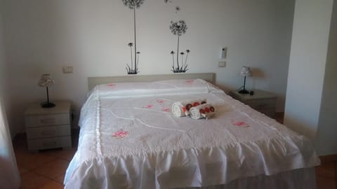 Desk, laptop workspace, iron/ironing board, free WiFi