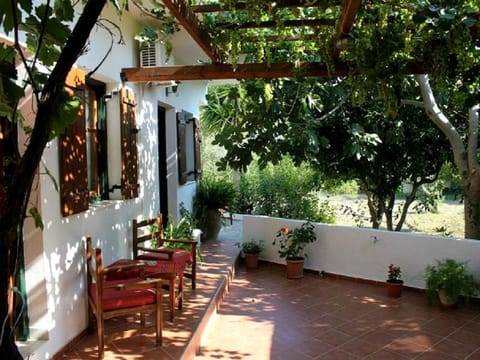 Traditional Twin Room, 2 Twin Beds | Terrace/patio