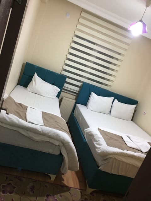 Standard Triple Room | Desk, free WiFi