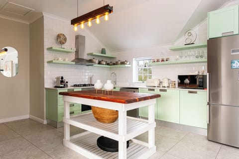 2 Bedroom Apartment | Private kitchen | Espresso maker, coffee/tea maker, electric kettle