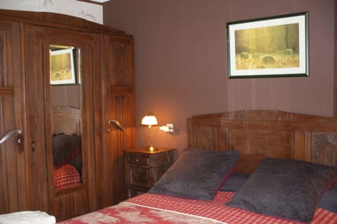 Double Room (Ar Goat) | Individually decorated, individually furnished, desk, blackout drapes