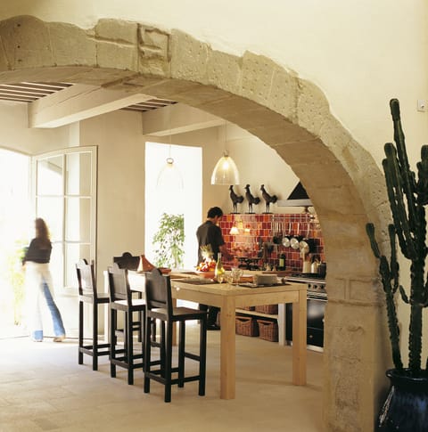 Free daily full breakfast