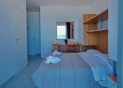 Double Room | Minibar, desk, soundproofing, free WiFi