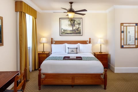 Junior Suite, 1 King Bed | Premium bedding, desk, laptop workspace, blackout drapes