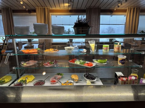 Daily buffet breakfast for a fee