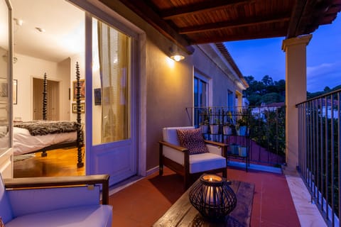 Panoramic Studio Suite | Balcony