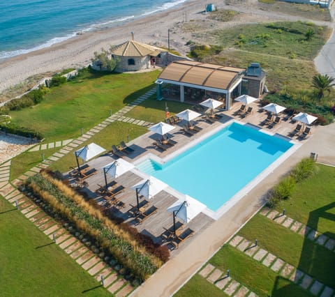 Seasonal outdoor pool, pool umbrellas