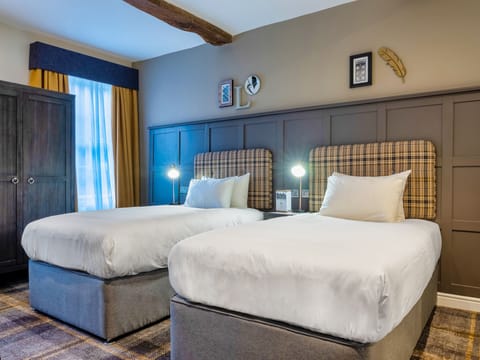 Classic Twin Room | Hypo-allergenic bedding, down comforters, Select Comfort beds