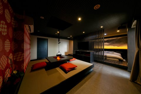 President Room | Desk, soundproofing, free WiFi