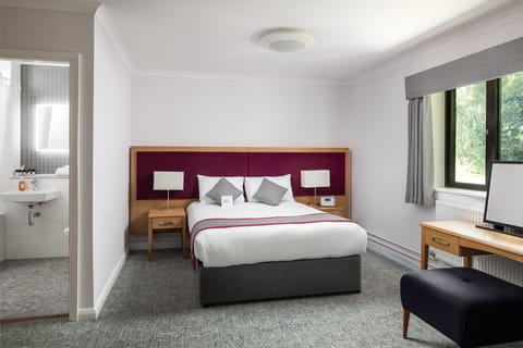 Standard Double Room | Premium bedding, in-room safe, desk, laptop workspace