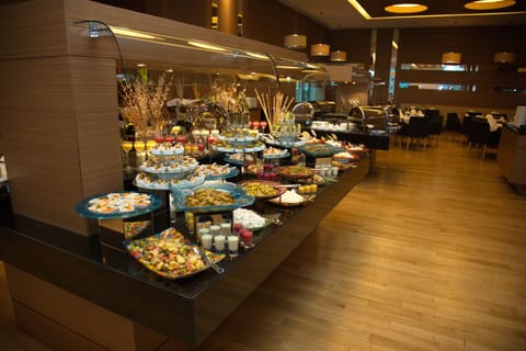 Daily continental breakfast for a fee