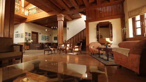 Lobby lounge