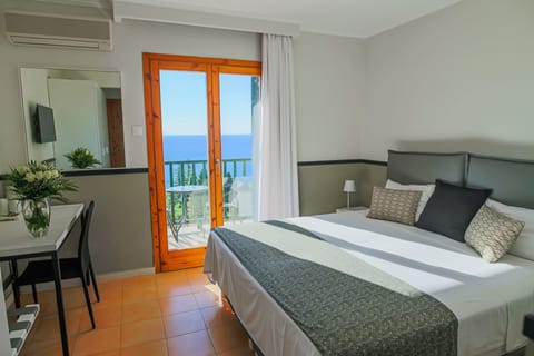 Deluxe Room, 1 Bedroom, Sea View | View from room