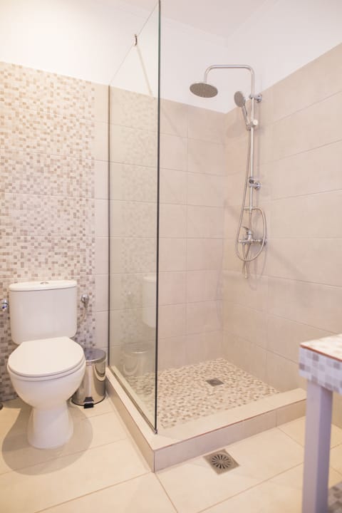 Deluxe Room, 1 Bedroom, Sea View | Bathroom | Separate tub and shower, hair dryer, towels, soap