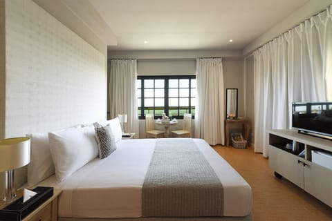 Superior Room | Egyptian cotton sheets, premium bedding, down comforters, desk