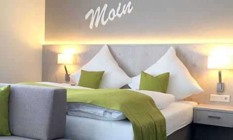 Classic Double Room | Hypo-allergenic bedding, in-room safe, blackout drapes