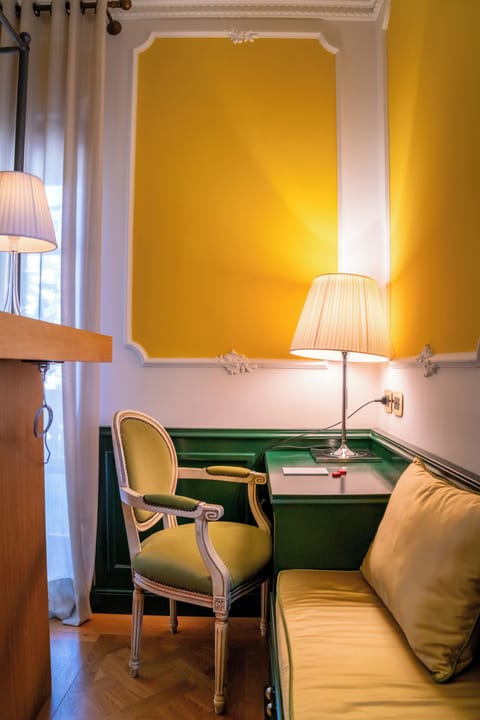 Deluxe Double Room (Emotion) | In-room safe, free WiFi, bed sheets