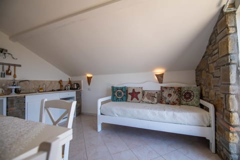 Comfort Apartment, 1 Bedroom, Balcony, Sea View | Living area