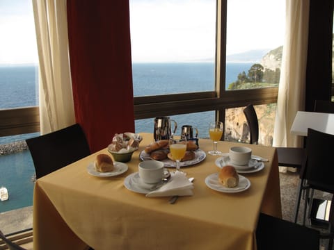Daily buffet breakfast (EUR 7 per person)
