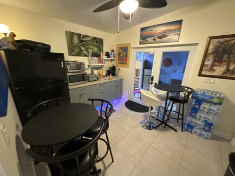 Free daily self-serve breakfast