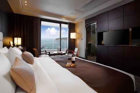 Balcony Twin Room | Down comforters, desk, blackout drapes, free WiFi