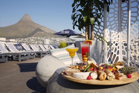 Lunch and dinner served