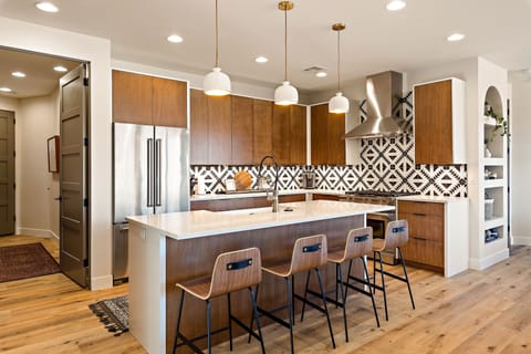 House, 3 Bedrooms | Private kitchen | Fridge, microwave, oven, coffee/tea maker