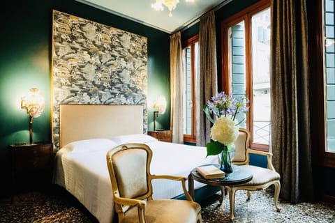 Classic Double or Twin Room | Premium bedding, down comforters, minibar, in-room safe