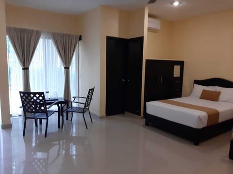 Basic Double Room | In-room dining