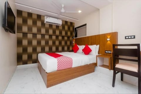 Soundproofing, free WiFi, bed sheets