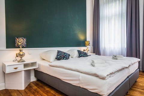 Comfort Double Room | Hypo-allergenic bedding, in-room safe, desk, blackout drapes