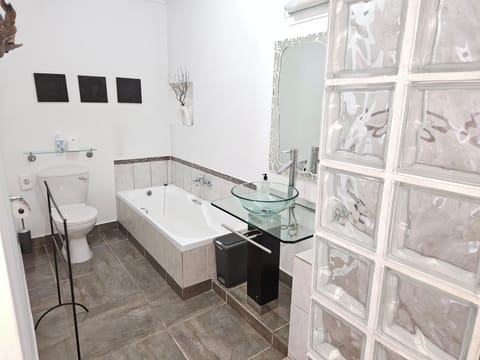 Standard Double bed Bedroom | Bathroom | Hair dryer, towels