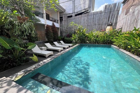 Outdoor pool, sun loungers