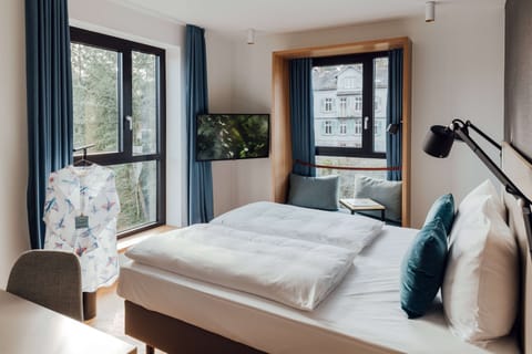 Executive Double Room | Hypo-allergenic bedding, in-room safe, desk, laptop workspace