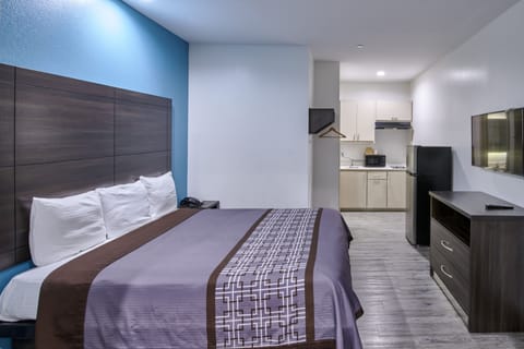 Individually furnished, desk, soundproofing, iron/ironing board