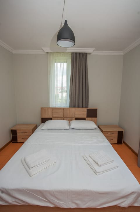 Grand Studio | Iron/ironing board, free WiFi, bed sheets