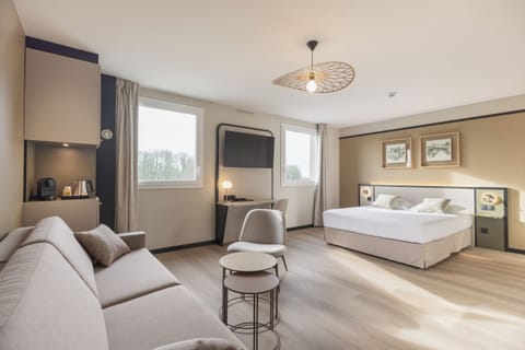 Executive Quadruple Room | Premium bedding, individually furnished, desk, laptop workspace