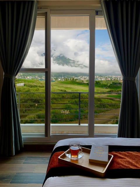 Superior Double Room, 1 Queen Bed, Non Smoking, Hill View | Select Comfort beds, in-room safe, individually decorated