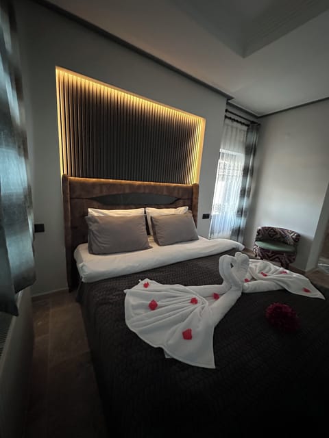 Deluxe Double Room, Non Smoking, City View | Soundproofing, iron/ironing board, free WiFi, bed sheets