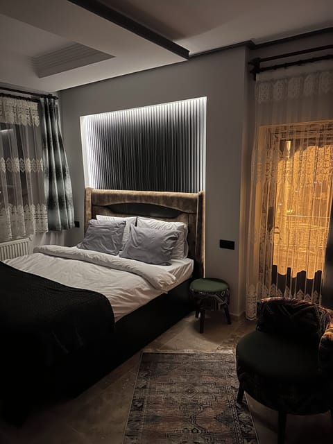 Deluxe Double Room, Non Smoking, City View | Soundproofing, iron/ironing board, free WiFi, bed sheets