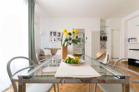 Apartment, 1 Bedroom | In-room dining