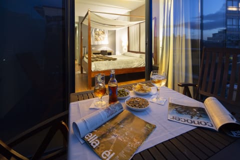 Minibar, in-room safe, laptop workspace, soundproofing