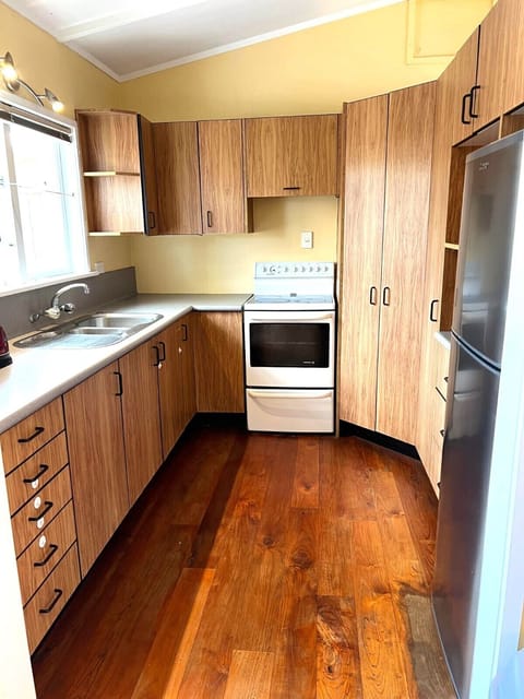 2 Bedroom with Mineral Hot Pool Unit 2 | Private kitchen