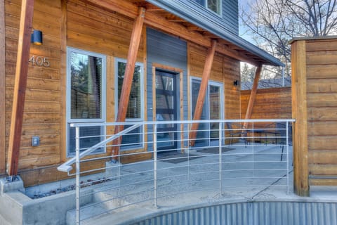 House, 2 Bedrooms | Exterior detail