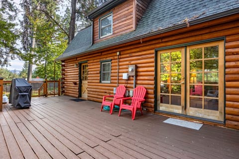 Cabin, 3 Bedrooms | Terrace/patio