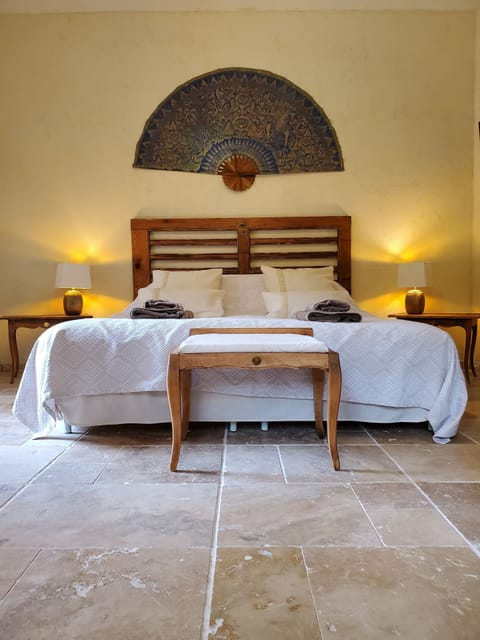 Double Room (Chambre des pierres) | Individually decorated, individually furnished, laptop workspace