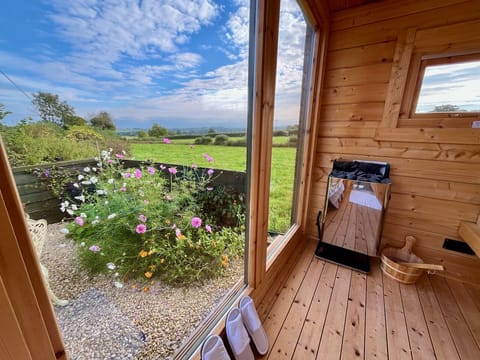 Luxury Room, Ensuite (Cottage Shepherds Hut) | Spa | Sauna