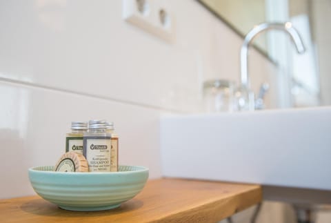 Shower, rainfall showerhead, towels