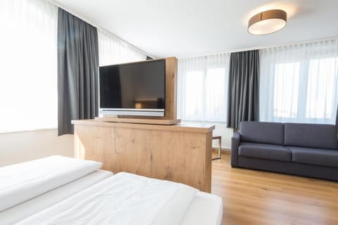 Minibar, in-room safe, soundproofing, free WiFi